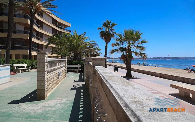 Apartamento ApartBeach MARINA PLAYA Climatizado Piscina y Parking Cambrils Exterior foto